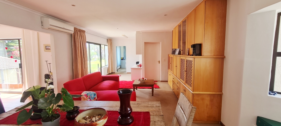 6 Bedroom Property for Sale in Greenways Golf Estate Western Cape